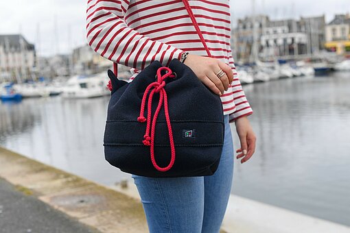 Sac seau en manteau en laine recyclé