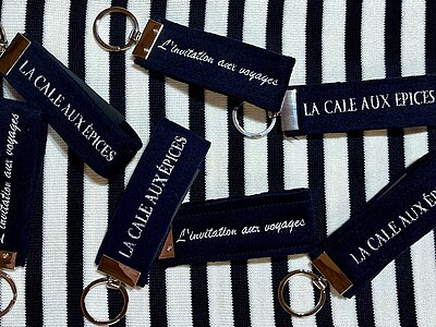 Personnalisation porte clés de l'atelier Dalmard Marine pour La Cale aux Epices