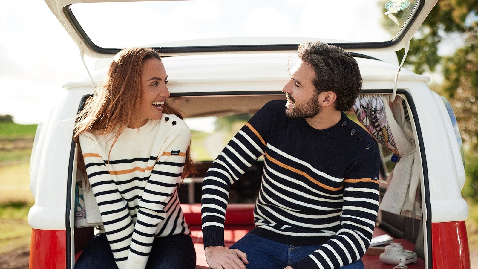 Pull terre sales de marin