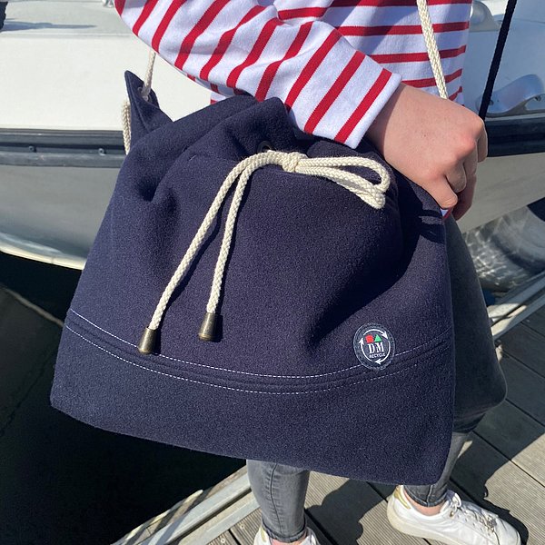 CAP Bucket bag in recycled wool coat