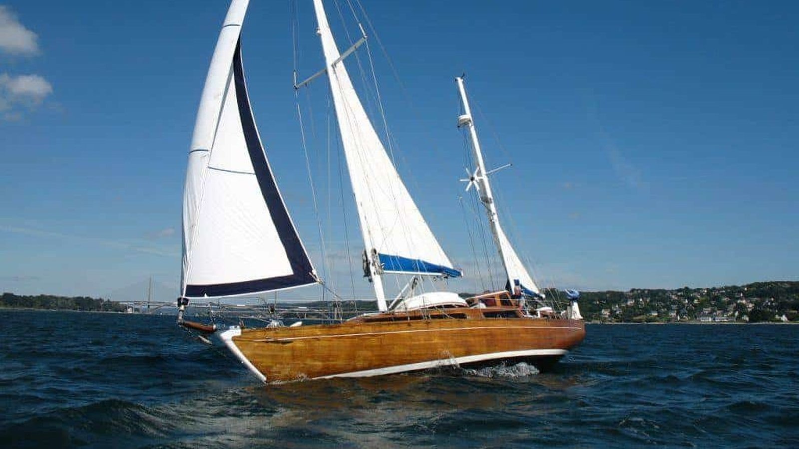 Voilier Lady Akka sur la Classic channel regatta
