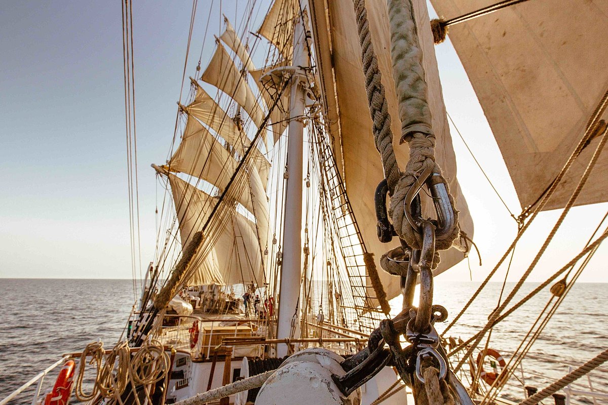 Le Belem en navigation sous voiles Le Belem en navigation sous voiles